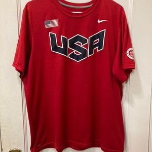 Nike unisex  pullover USA logo T-shirt. Size large